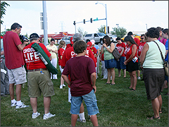 The Rockford Pro-Life Initiative's Kevin Rilott leads pro-lifers in a prayer to close the day