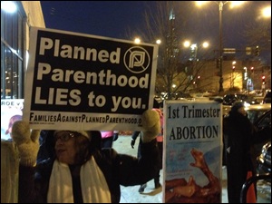 planned parenthood protest in chicago